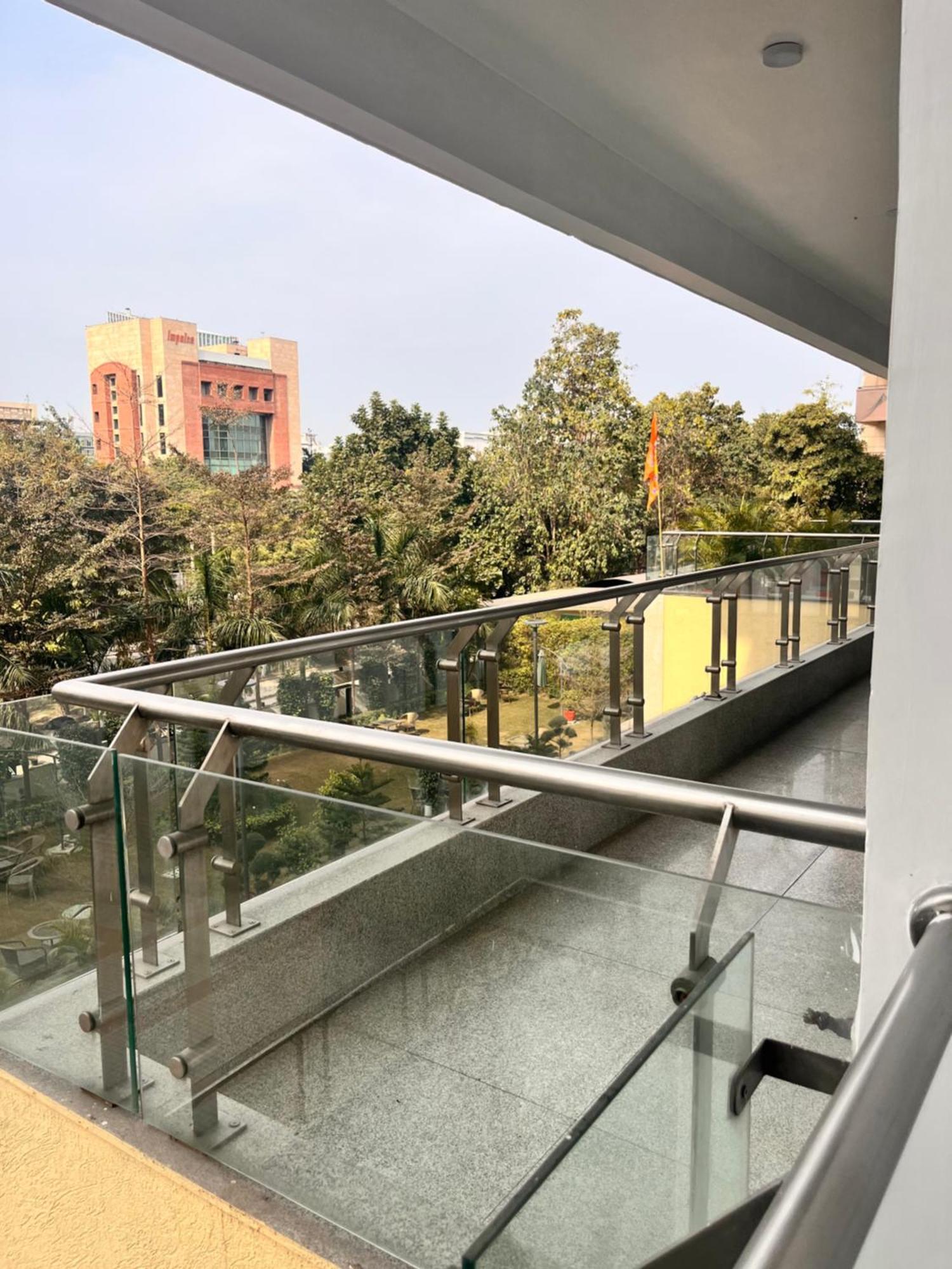 Gazebo Inn & Suites Medanta Gurgaon Exterior photo
