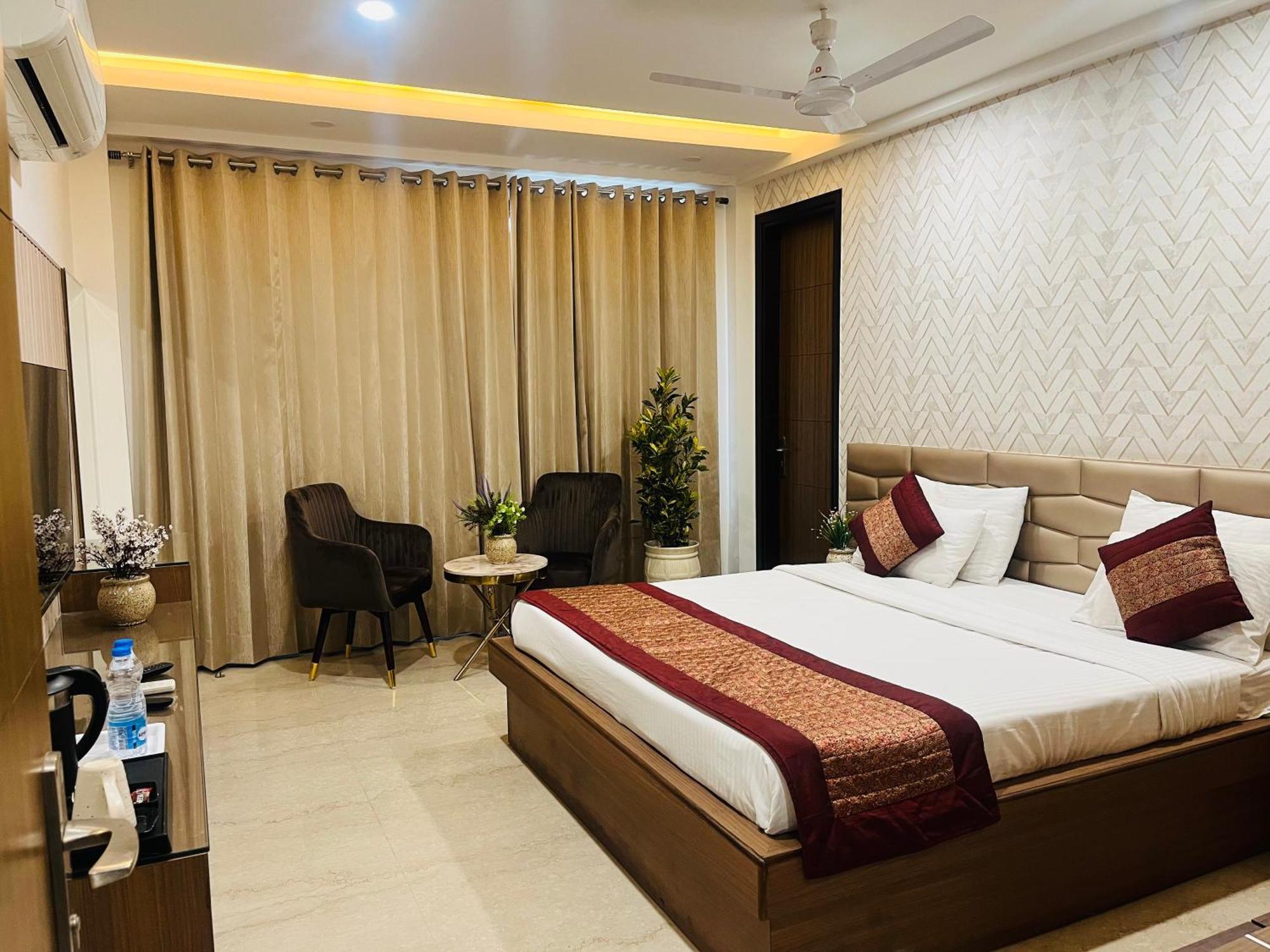 Gazebo Inn & Suites Medanta Gurgaon Exterior photo