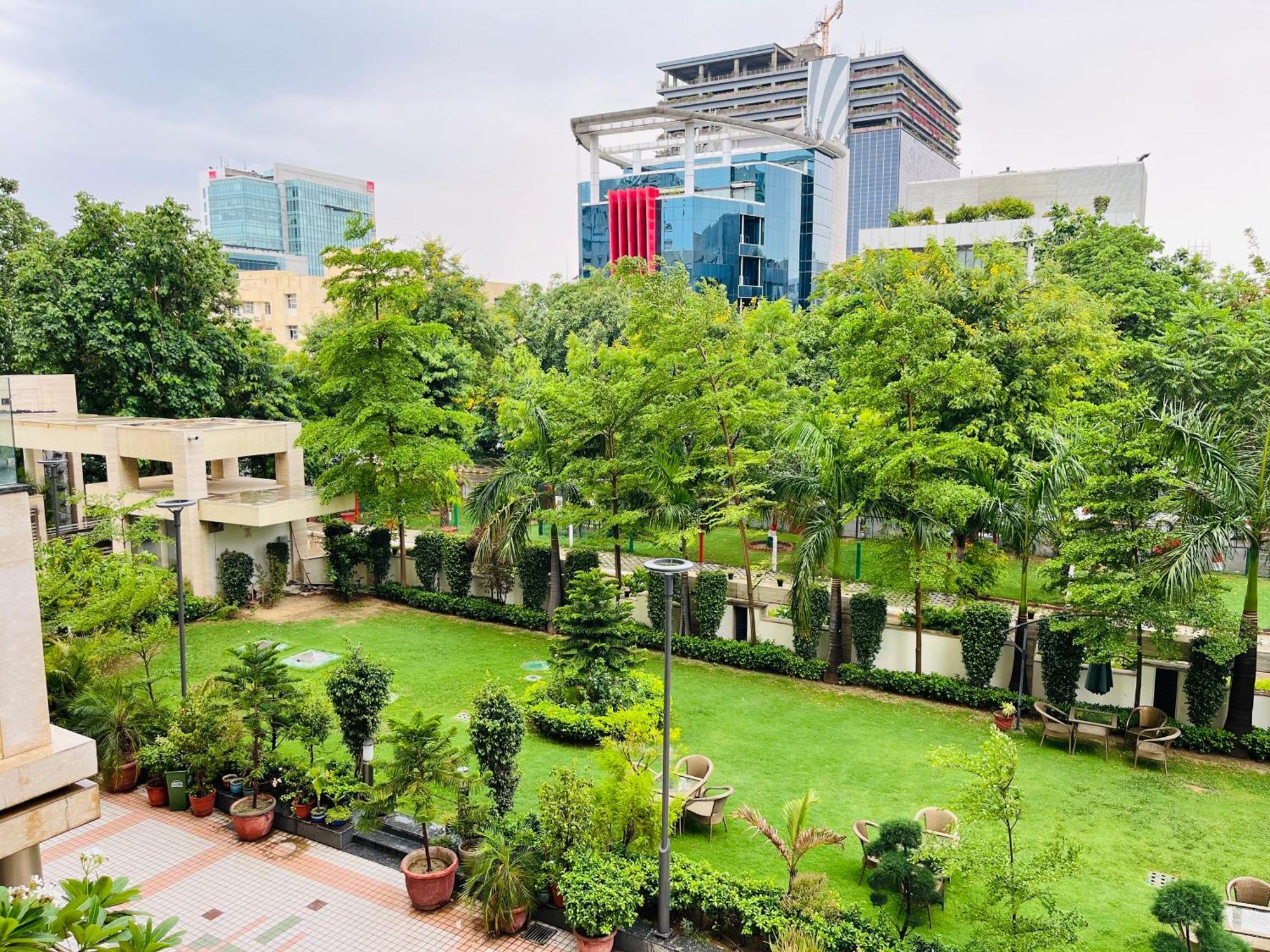 Gazebo Inn & Suites Medanta Gurgaon Exterior photo
